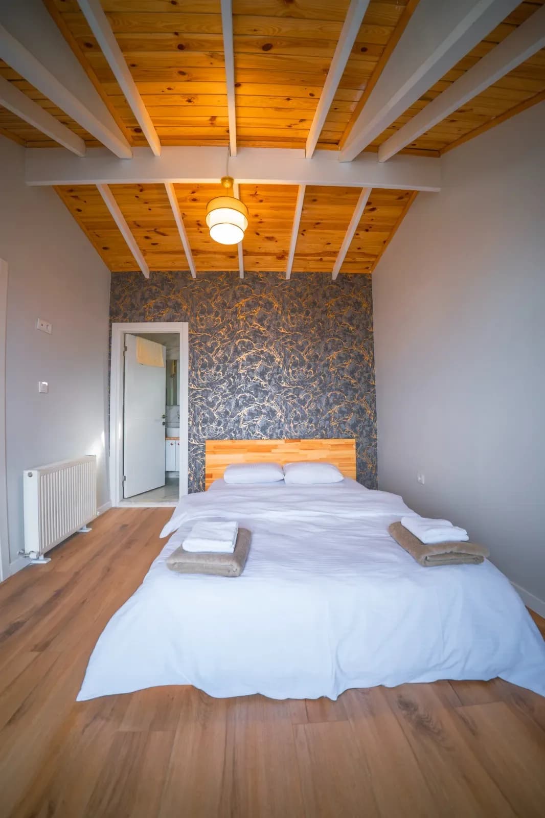 Taş Şömine Havuz Villası – görsel 3